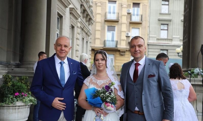 Kolektivno VENČANJE 26 parova u Beogradu, domaćin gradonačelnik Radojičić