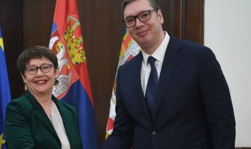 Predsednik Vučić sa delegacijom EBRD-a o strateškim projektima i investicijama