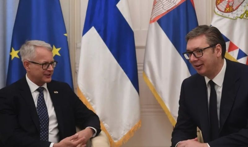 Predsednik Vučić primio ambasadora Finske u oproštajnu posetu