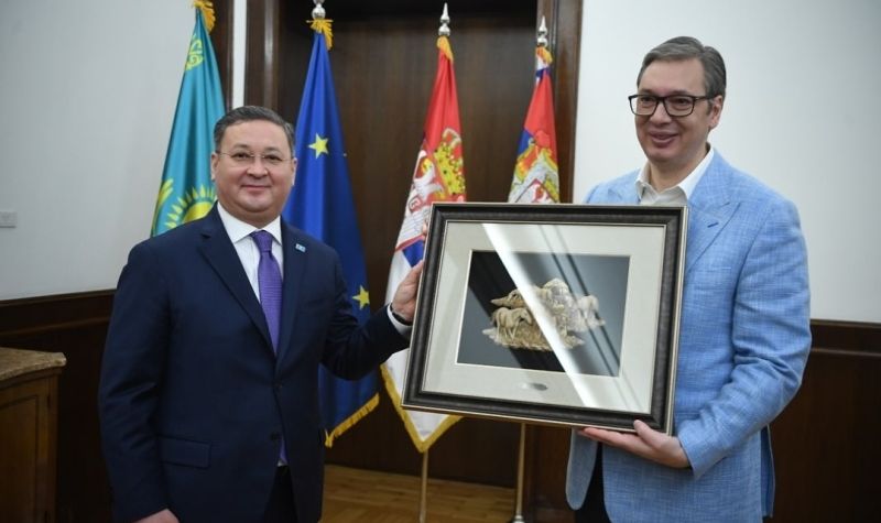 Predsednik Vučić razgovarao sa šefom diplomatije Kazahstana Muratom Nurtleom