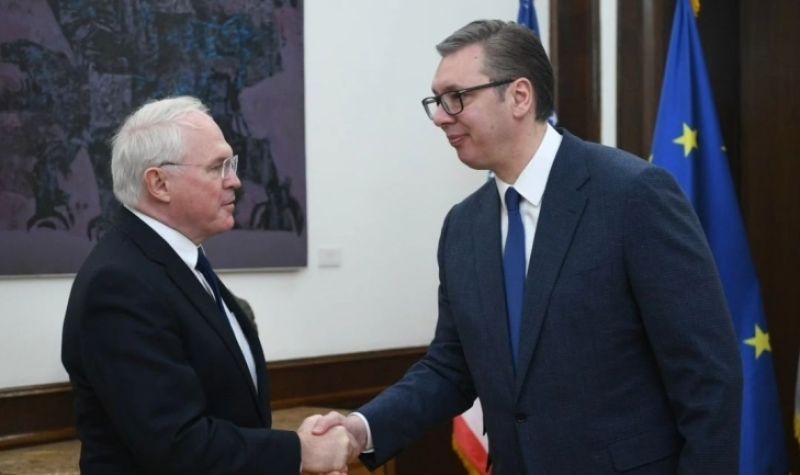 Predsednik Vučić se sastao sa Kristoferom Hilom