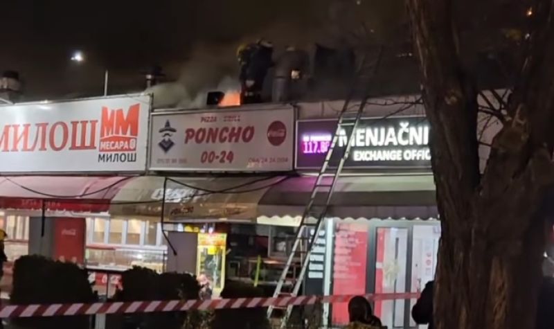 POŽAR na Novom Beogradu! Gori mesara, plamen buknuo iz dimnjaka