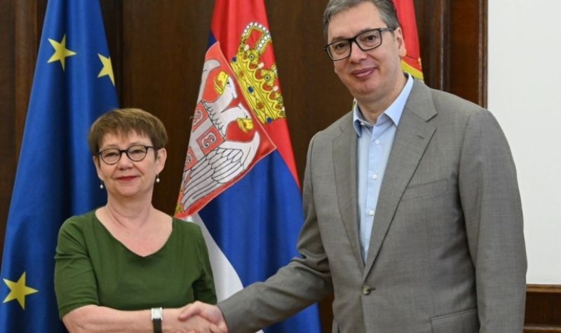 Predsednik Vučić se sastao sa predsednicom EBRD Odil Reno-Baso