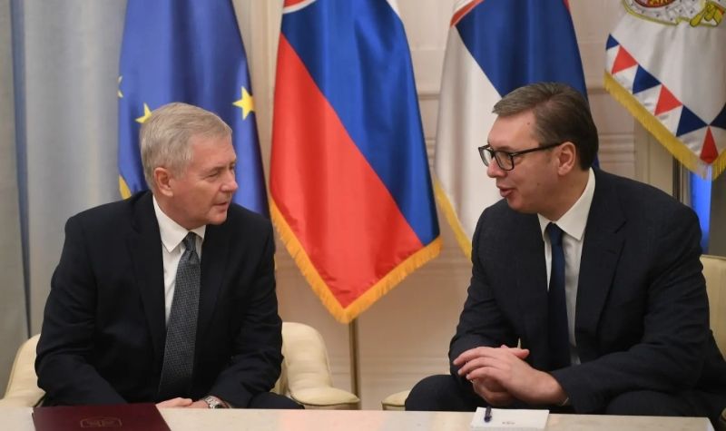 Predsednik Vučić u primio u oproštajnu posetu ambasadora Slovačke