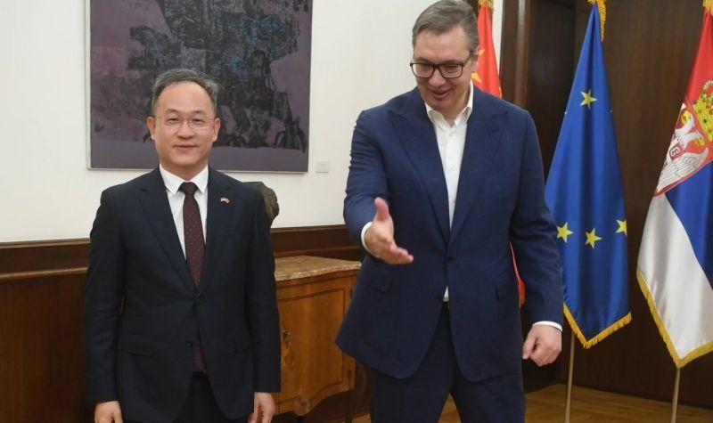 Vučić se sastao sa ambasadorom NR Kine