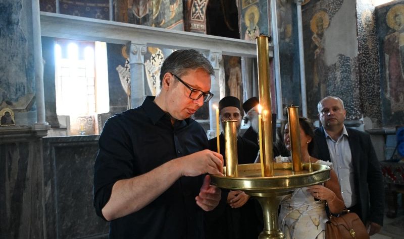 Predsednik Vučić posetio manastir Studenica