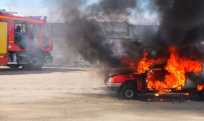Požar na putu  kod Bačke Topole - izgoreo automobil