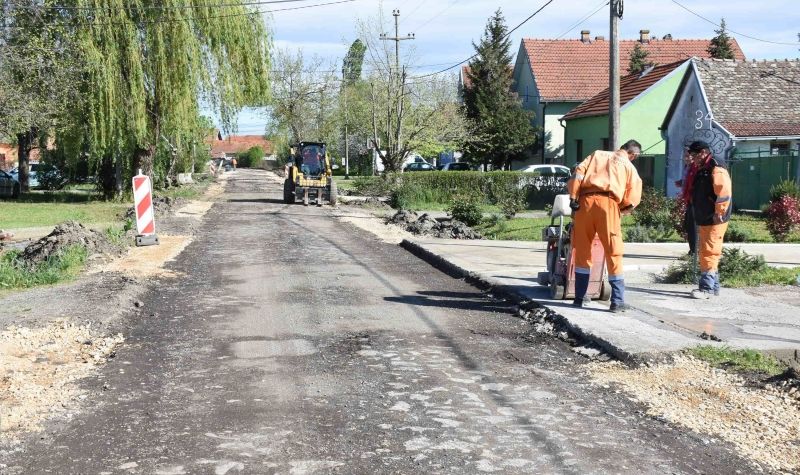 Radovi na saobraćajnoj infrastrukturi u Ugrinovcima