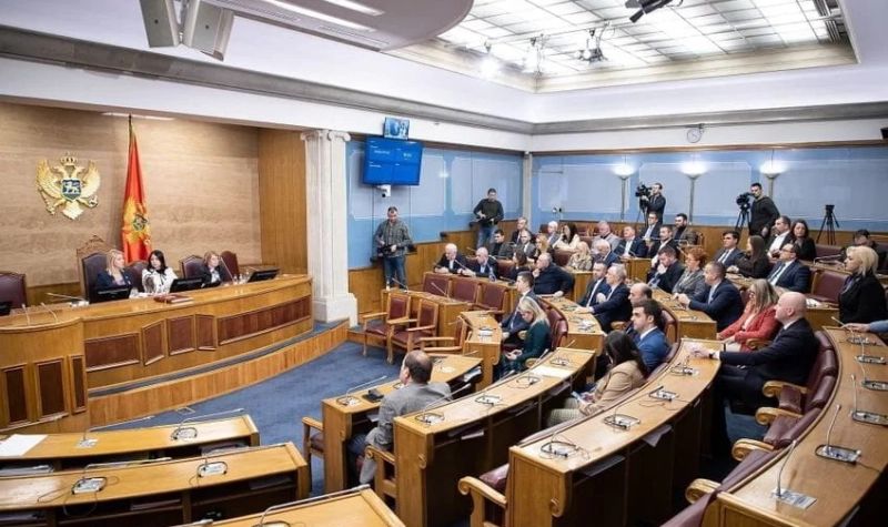 Obaveštenje da sednica parlamenta Crne Gore neće biti održana poslanicima stigla SMS-om