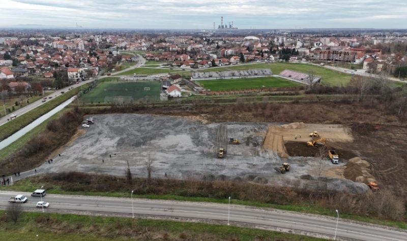 Izgradnjom atletskog stadiona, otvorenog i zatvorenog bazena, život u Obrenovcu postaje kvalitetniji nego u urbanim delovima Beograda