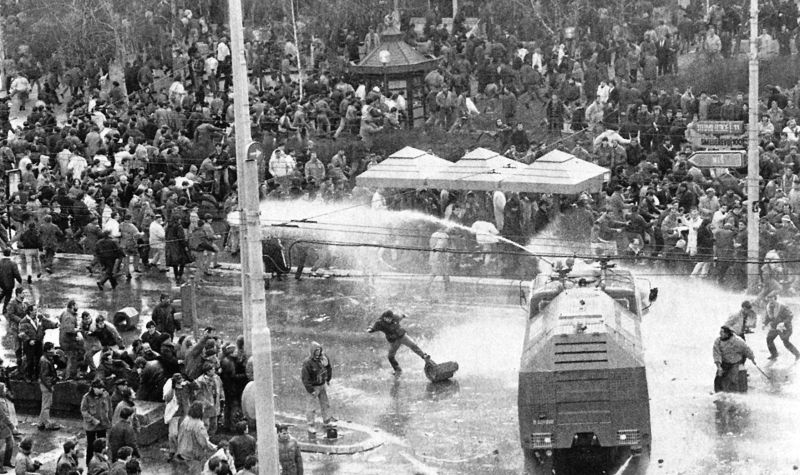 32 godine od PRVIH ANTIREŽIMSKIH demonstracija u Beogradu