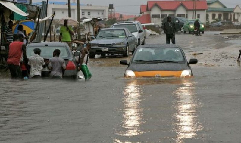 Velike poplave u Nigeriji - POGINULO najmanje 50 osoba, stotine evakuisanih