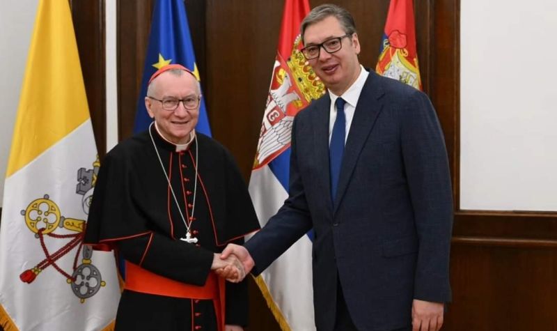 Predsednik Vučić se sastao sa državnim sekretarom Svete Stolice