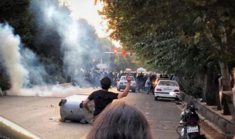 Najmanje devet osoba STRADALO u Iranu u sukobu policije i demonstranata