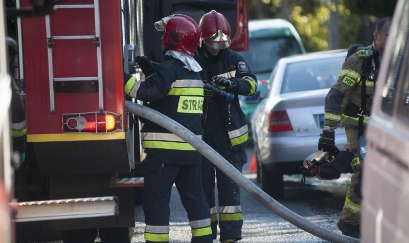 Veliki POŽAR u Surčinu - Vatrogasci se borili sa vatrom u 3 kuće