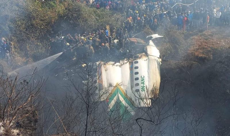 TRAGEDIJA u Nepalu - Srušio se avion, najmanje 32 osobe POGINULE