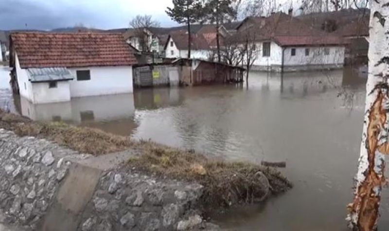 Vanredna situacija u Sjenici -  Obilne PADAVINE i izlivanje reka doneli nevolje žiteljima