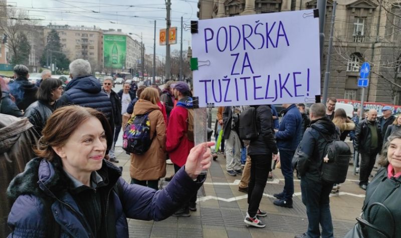 Protest ADVOKATA ispred Vlade Srbije u znak podrške smenjenim tužiteljkama