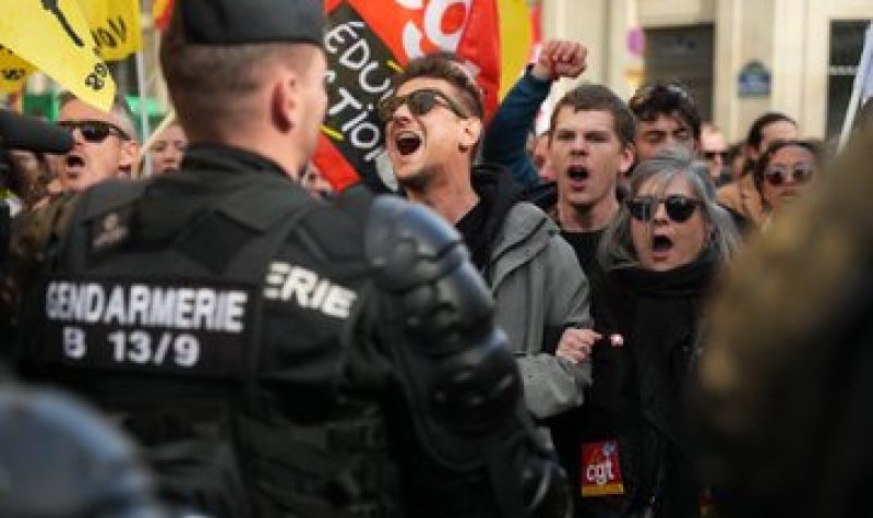 Demonstranti preplavili ulice Pariza - Zbog penzione reforme BESNI na Makrona
