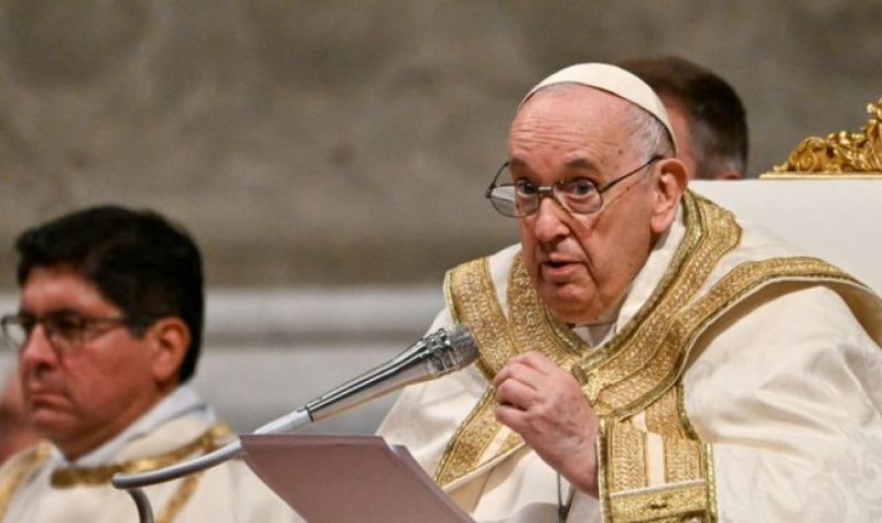 Papa služio misu za uskršnje bdenje