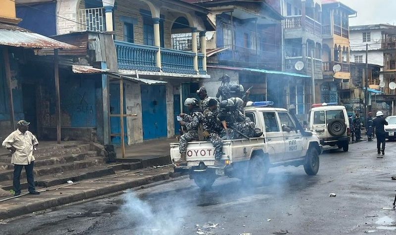 Desetine POGINULINH na demonstracijama u Sijera Leoneu