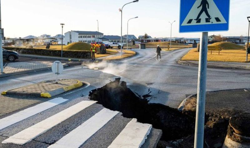 Island čeka erupciju vulkana - Zna se tačno mesto gde će se desiti ERUPCIJA, grad Grindavik tone