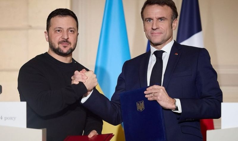 Makron i Zelenski potpisali sporazum o dugoročnoj vojnoj i civilnoj pomoći Ukrajini