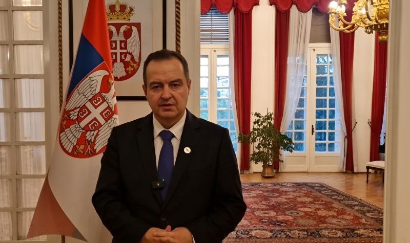 Dačić uručuje nagrade pobednicima na konkursu za dečje radove na temu „Volim Srbiju“