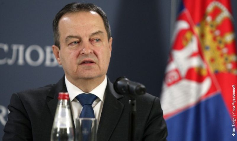 Ministar Dačić: Pripadnici MUP-a evakuisali 9 osoba iz sudarenih vozova