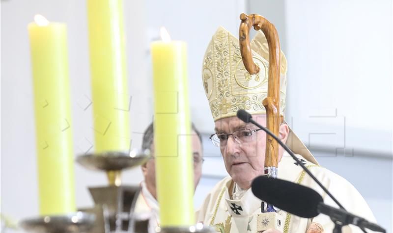 Zagrebački nadbiskup kardinal Bozanić objavio da se povlači
