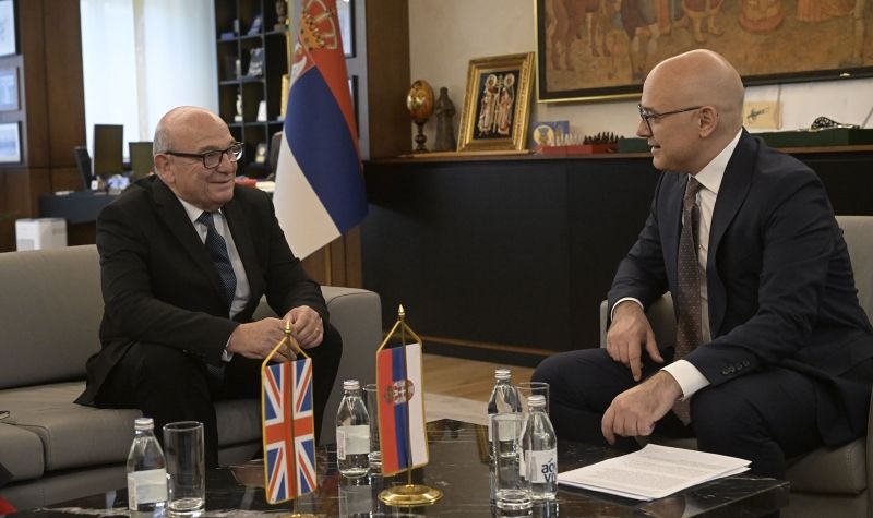 Ministar odbrane Miloš Vučević sastao se sa lordom Stjuartom Pičom