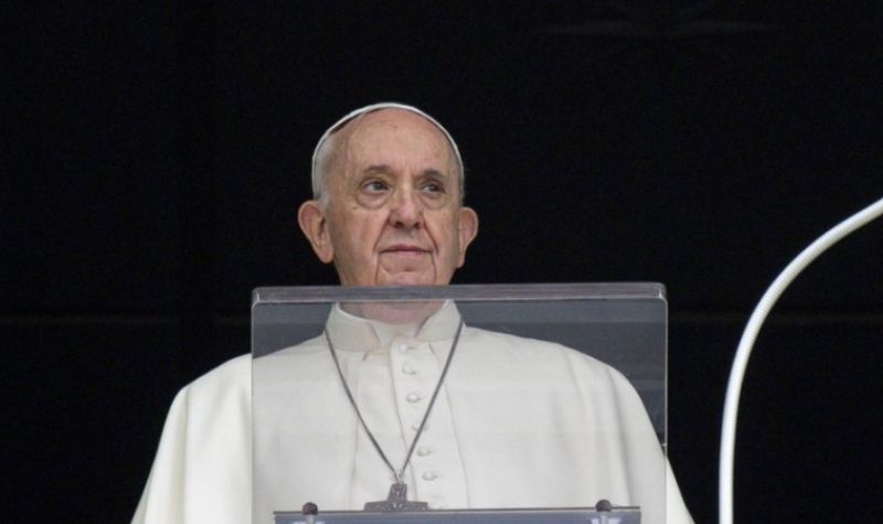 Papa operisan-operacija trajala tri sata
