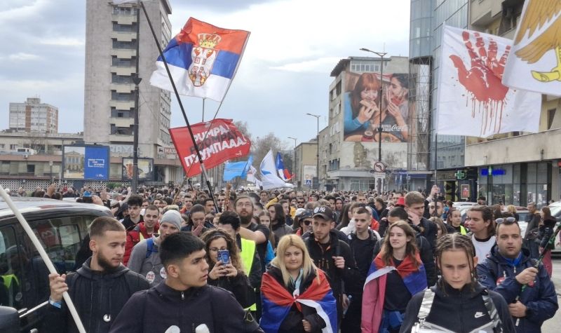 Građani Kragujevca ispratili studente za Beograd (FOTO)