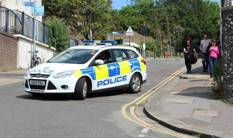 Tinejdžer izbo dve žene na plaži u Londonu - jedna preminula