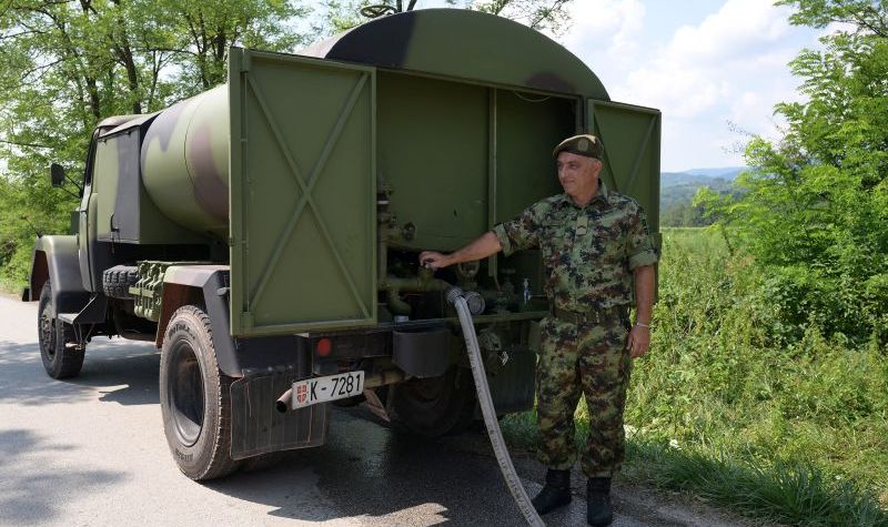 Pomoć Vojske Srbije u vodosnabdevanju u Gornjem Milanovcu i Mionici