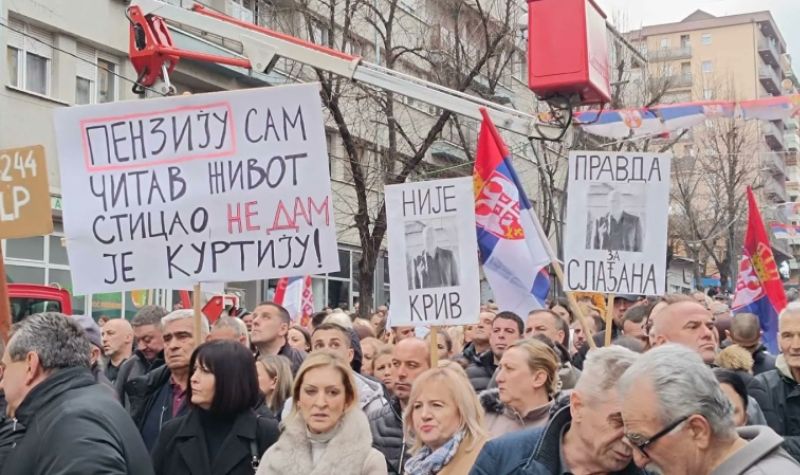 Održan protest Srba u Kosovskoj Mitrovici