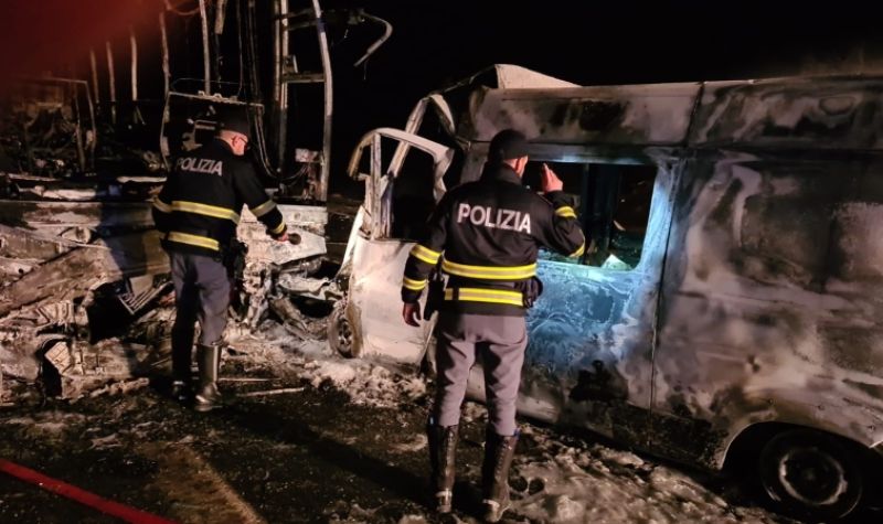 Tragedija u Italiji - sudar vozila hitne pomoći i autobusa
