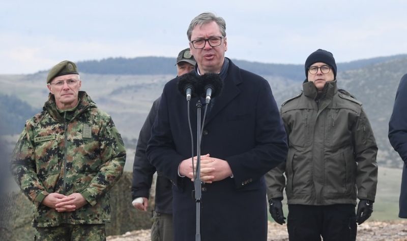 Vučić prisustvovao vojnoj vežbi "Vihor 2024" na Pešteru