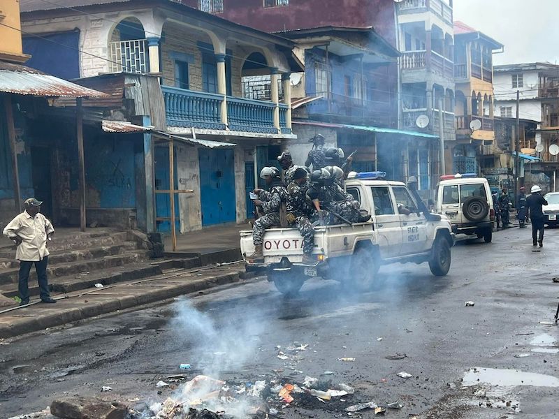 Desetine POGINULINH na demonstracijama u Sijera Leoneu