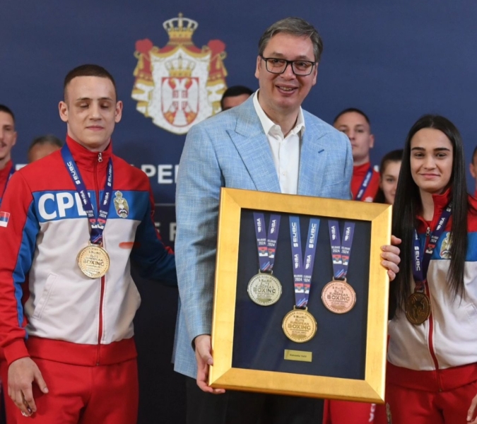 Predsednik Vučić primio osvajače medalja sa EP u boksu
