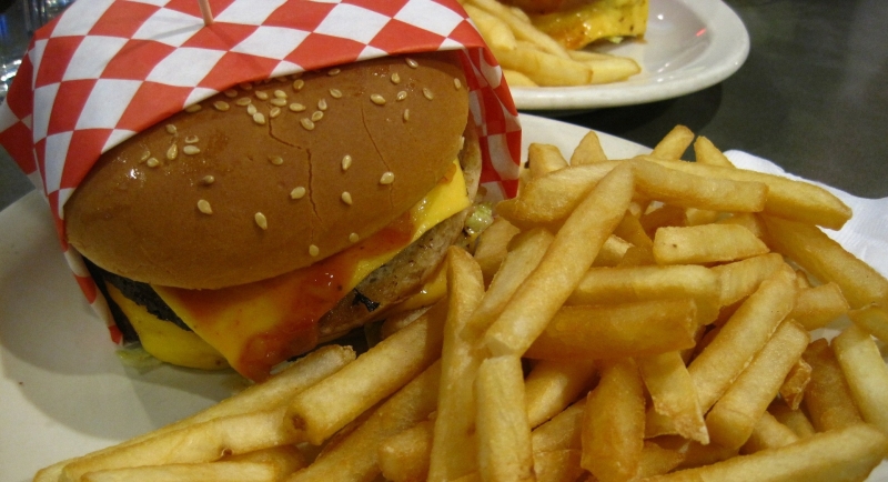NJUJORČANIN TUŽIO MEKDONALDS tvrdeći da je hamburger manji nego na reklami
