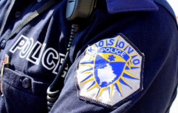 Kosovska policija UKLANJA PLAKATE sa likom Vučića